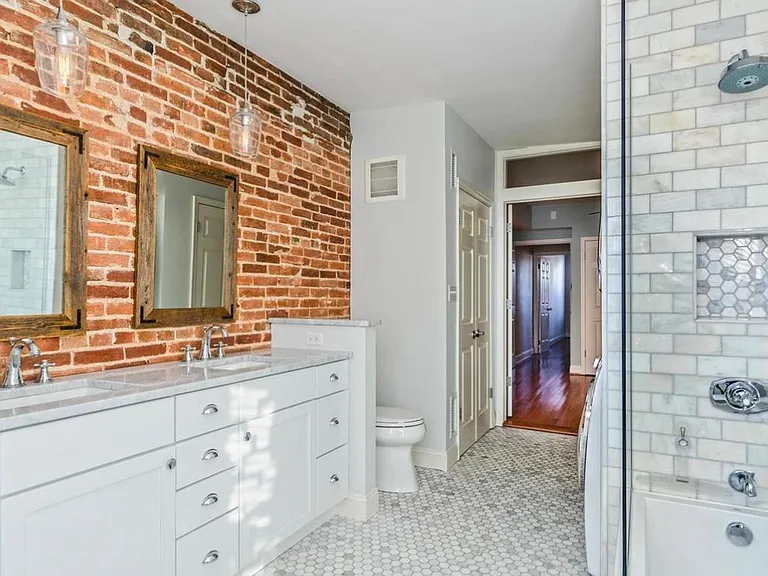 2127 E Fairmount Ave — Photo 2