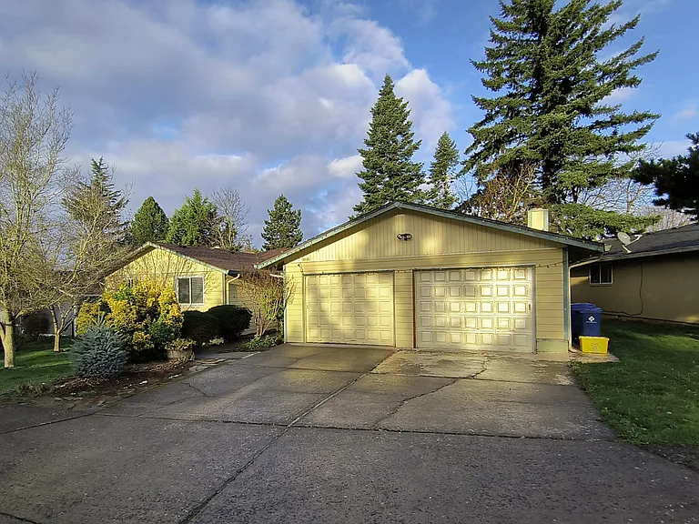 18333 NE Multnomah St — Photo 1