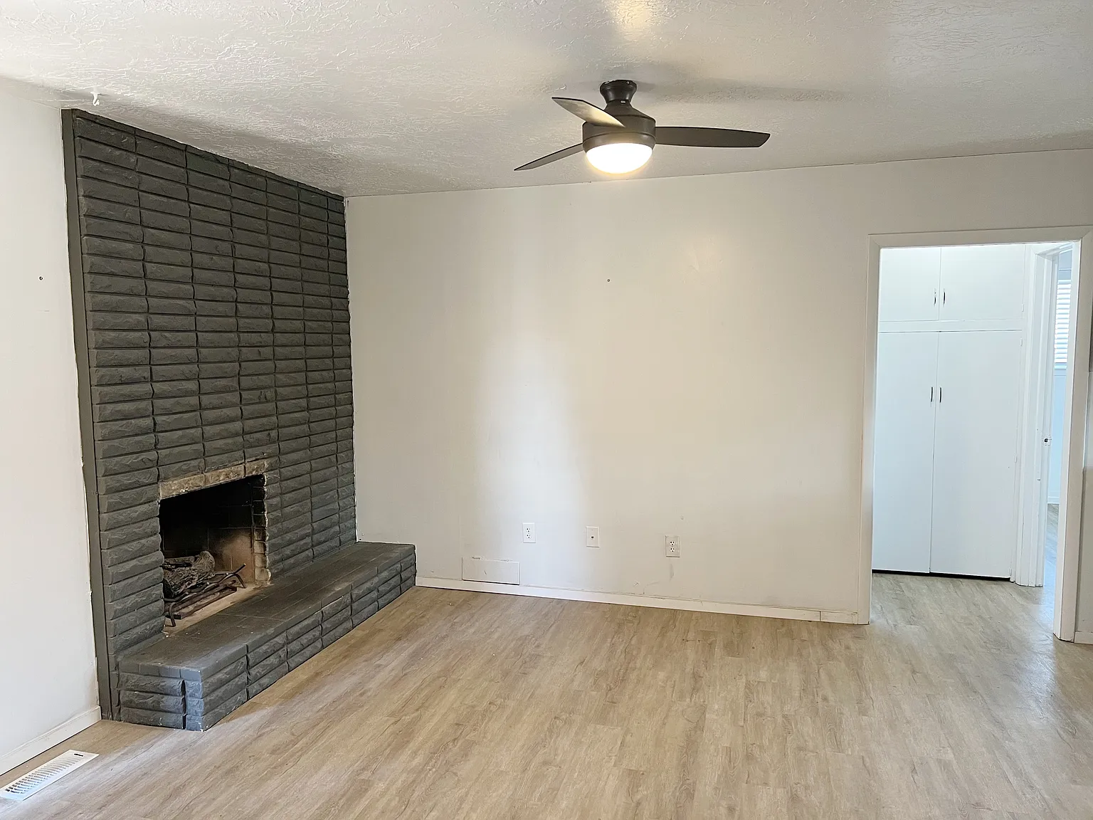 2 bed, 710 sqft, $1,300 — Photo 4