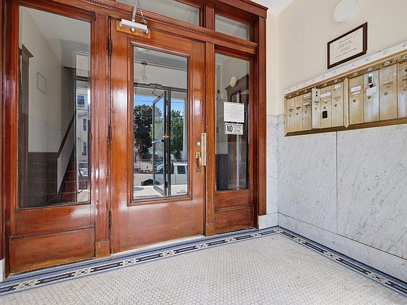 3rd image of 71 Harwood St