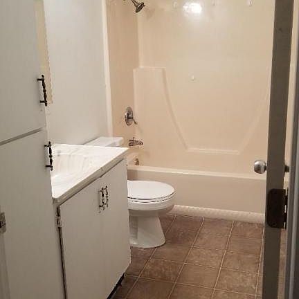 3rd image of 510 E Main St APT 1