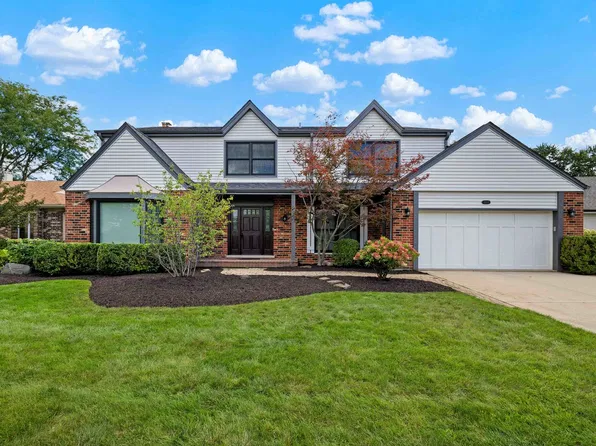 1029 N Carlyle Ln, Arlington Heights, IL 60004