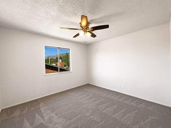 5th image of 612 Vista Abajo Dr NE
