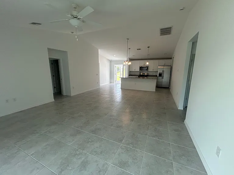 2825 NW 25th Ln — Photo 3