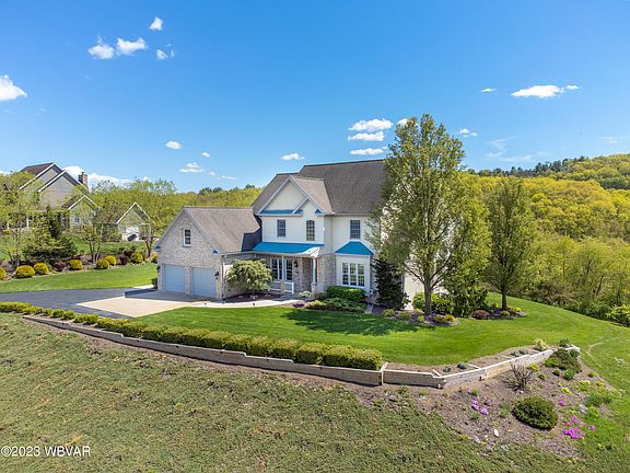 3rd image of 162 Whispering Ln