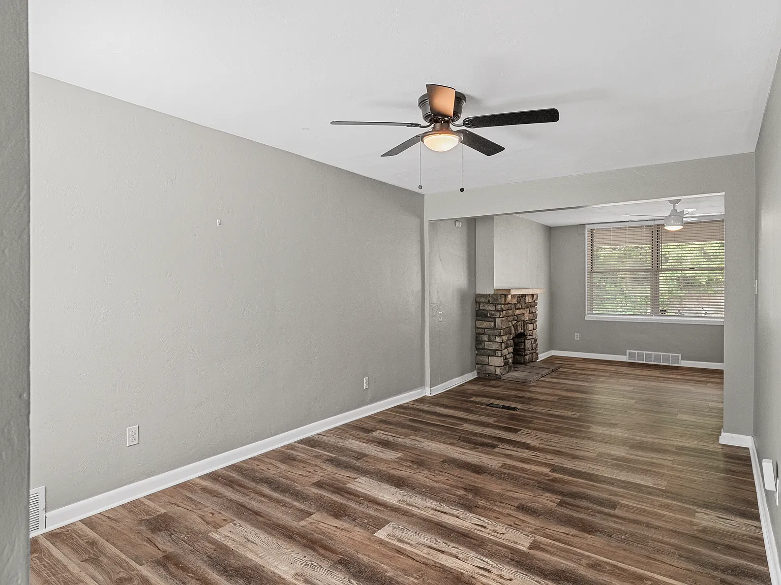 1 bed, 900 sqft, $1,045 — Photo 4