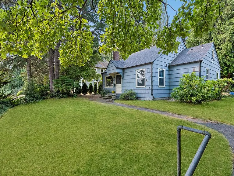 View of front yard from street
