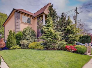 56-51 201st St, Bayside, NY 11364