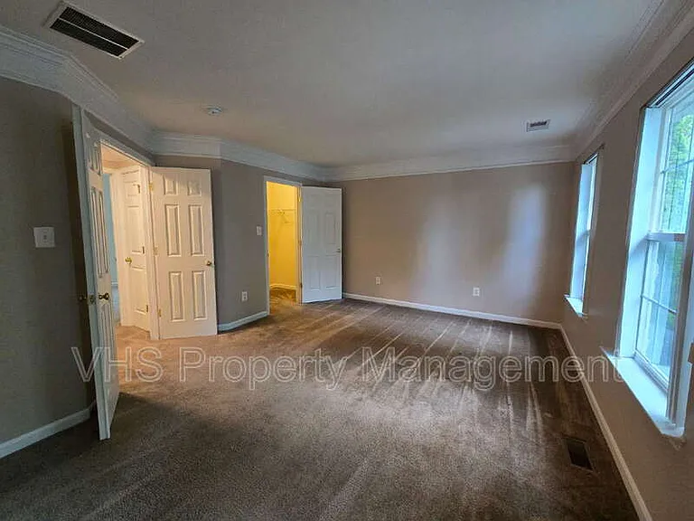 832 Fox Den Rd — Photo 30