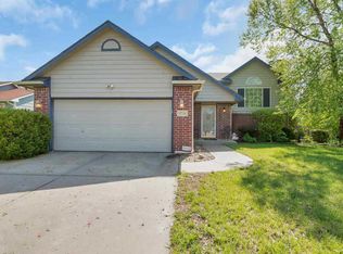 1734 S Shefford Cir, Wichita, KS 67209