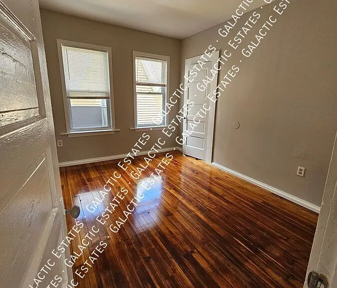 187 Grove St #3 — Photo 9