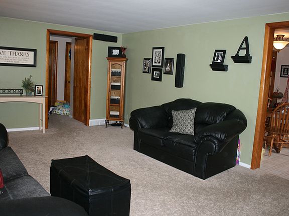corner view of living rm