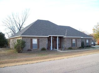 6026 Castle Rd, Vicksburg, MS 39180