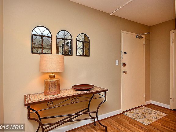 2nd image of 600 Roosevelt Blvd APT 309