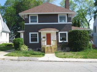 35 Alger Pl, New London, CT 06320