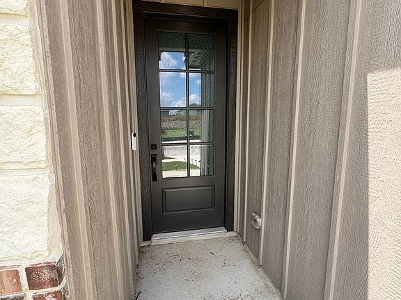 4th image of 9342 Crestway Rd