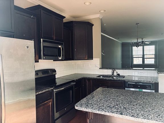 4th image of 422 Hofman Ct