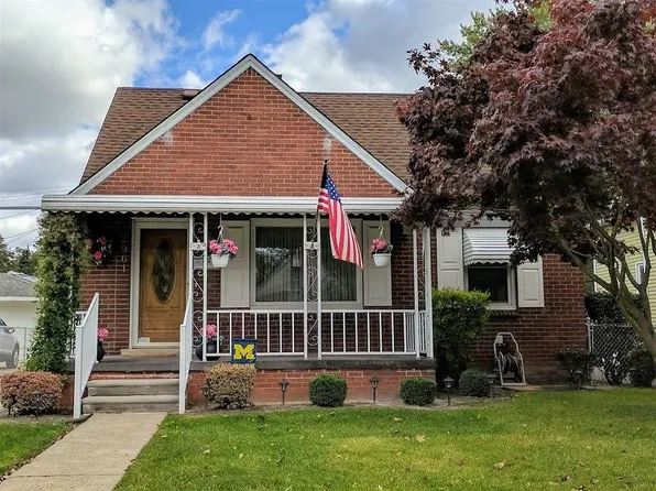 2961 Queen St, Dearborn, MI 48124