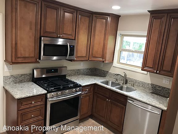 2nd image of 303 W Lemon Ave #7305114