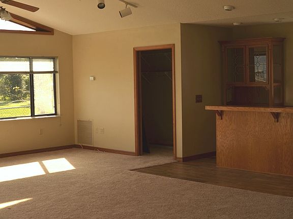 Wet Bar and Walk in closet