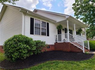 612 Beavers Cove Ln NW, Concord, NC 28027