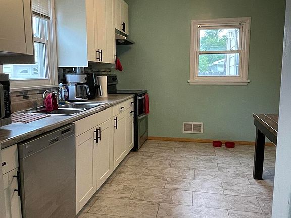 4th image of 308 N Raymond St