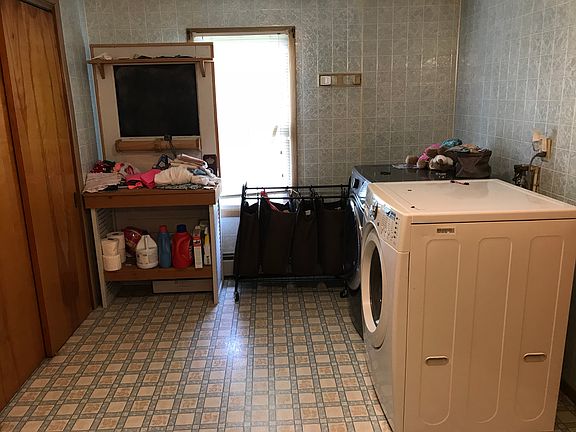 Downstairs bath/laundry 