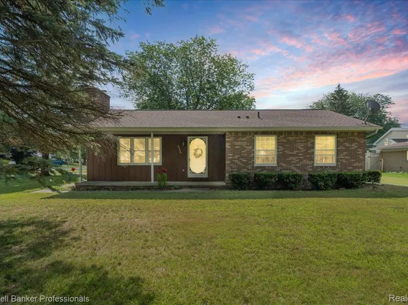 2466 Kathleen Dr, Monroe, MI 48162