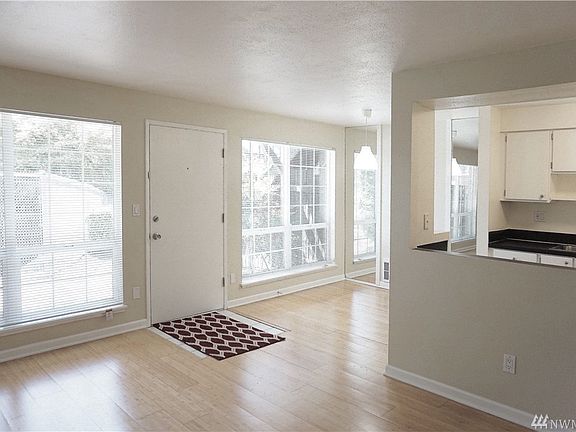 4th image of 3425 S 176th St Unit 160