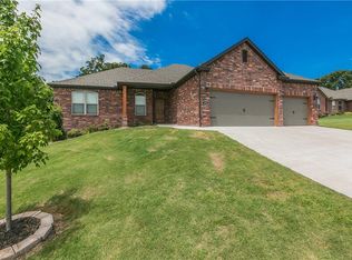 550 Lancaster Rd, Centerton, AR 72719