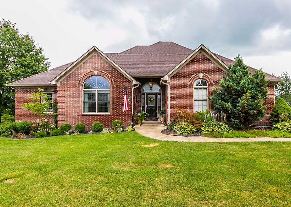 1st image of 913 Country Oaks Dr