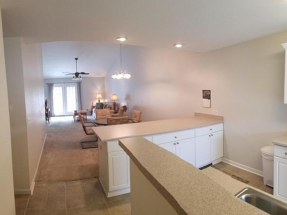 5th image of 210 Reagan Dr