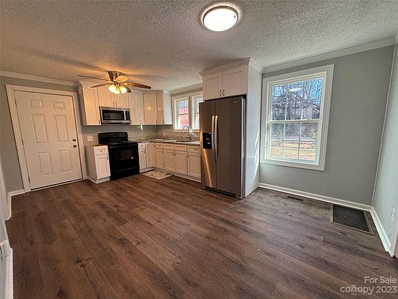 5th image of 1218 Branch St