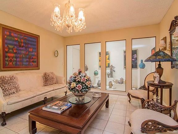 4th image of 158 Barrington Dr
