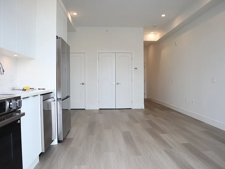 22348 North Ave #514 — Photo 7