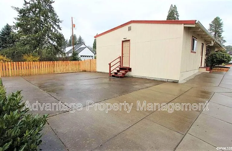 4010 SW Western Blvd — Photo 18