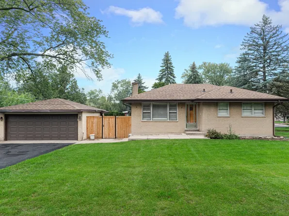 16W700 White Pine Rd, Bensenville, IL 60106