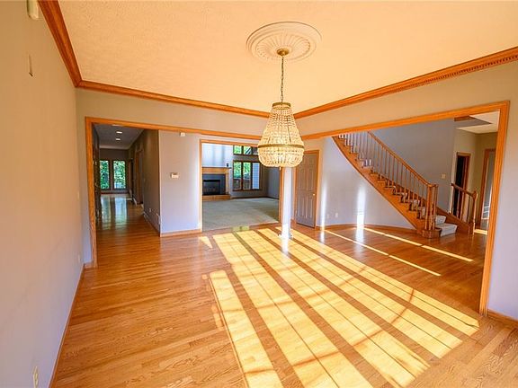 4th image of 2613 Golden Gate Cir