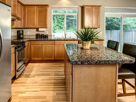 3rd image of 2818 209th St SW