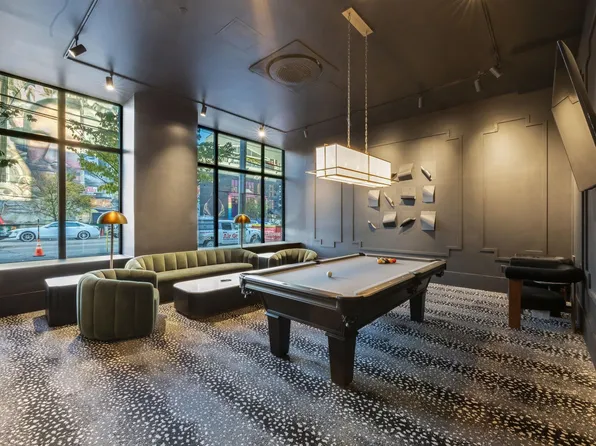 139 Christopher Columbus Drive image 19 of 33