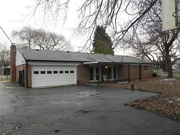 2nd image of 2946 S Kenyon Dr