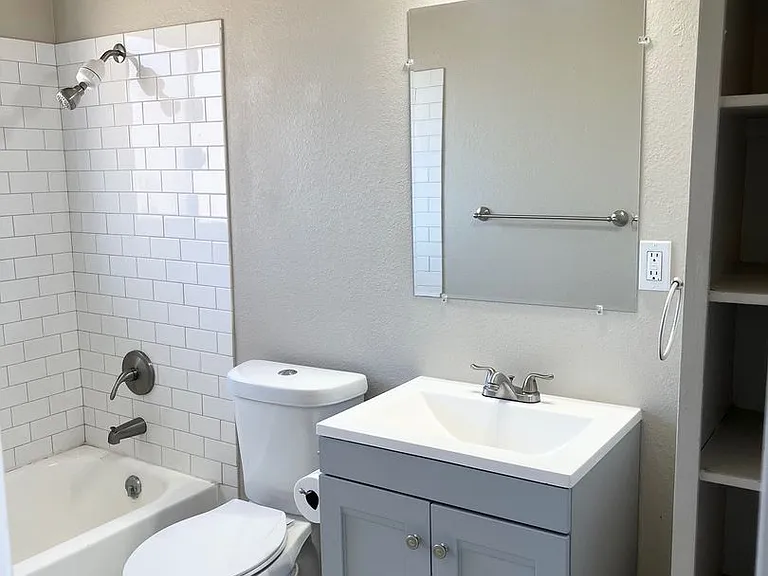 1021 W Vermijo Ave #B — Photo 4