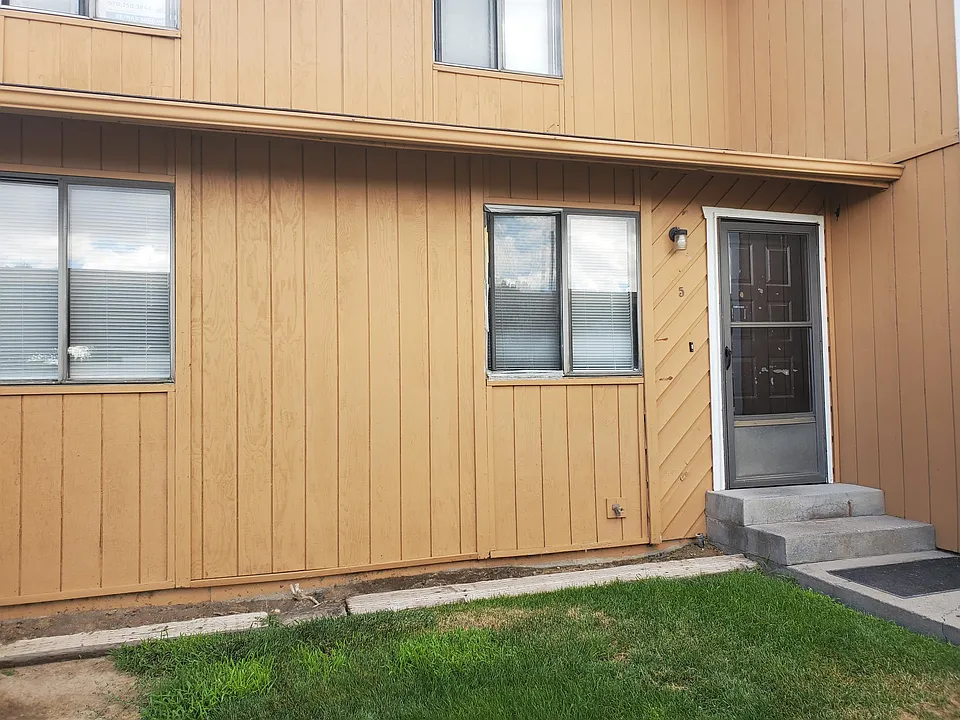 1102 E Carolina Ave #5