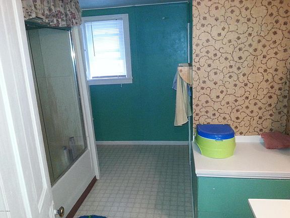 5th image of 423 Bradford St NE