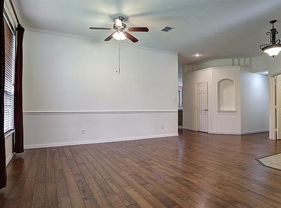 5th image of 10453 Balsam Ct