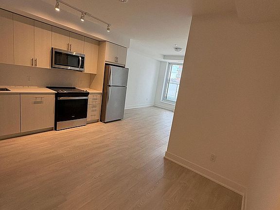 4th image of 2545 Simcoe St N #219