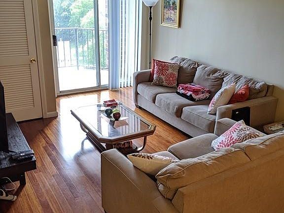 4th image of 230 Willard St Unit 606