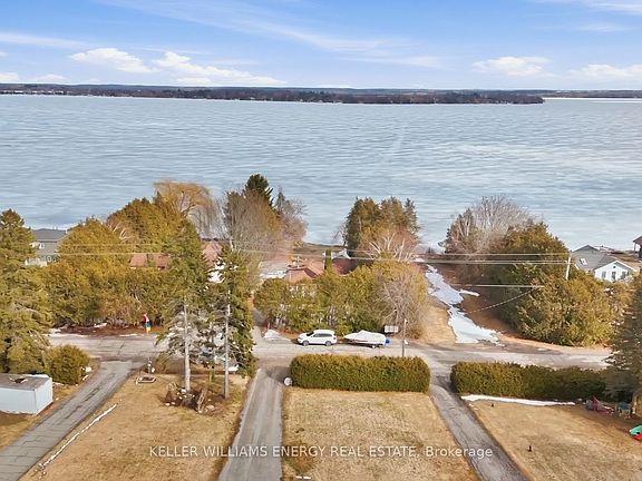 2nd image of 332 Carnegie Beach Rd