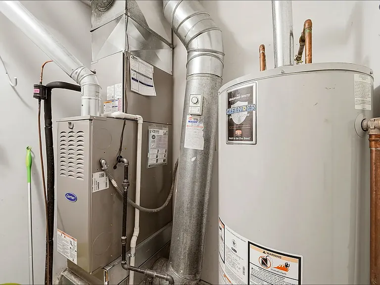 8 Saint Regis Ct — Photo 20