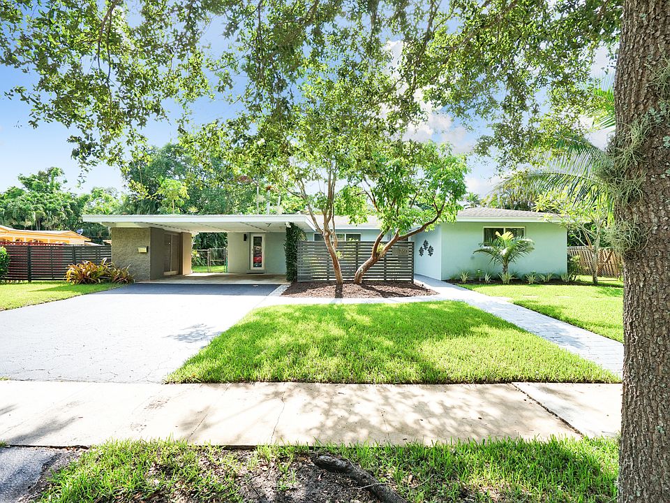 1st image of 760 Oleander Dr
